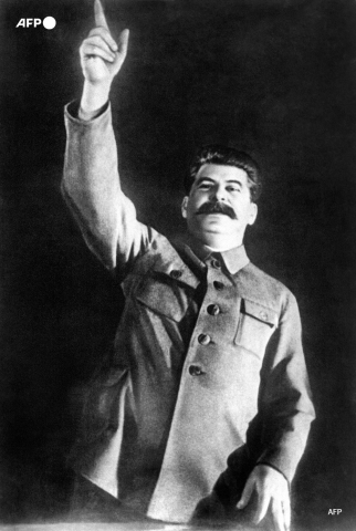 Photo prise dans les années 1930 à Moscou de Josef Staline, chef de l'Etat soviétique surnommé le "petit père des peuples", (1879-1953). - AFP