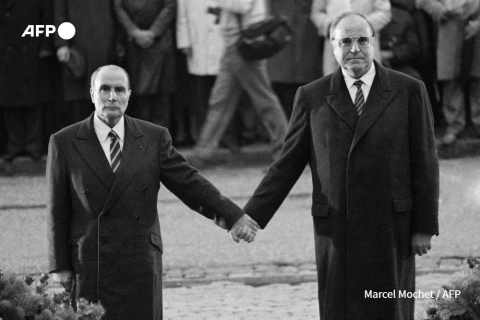 Mitterrand et Kohl à Verdun le 22 septembre 1984 - Marcel Mochet - AFP